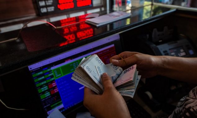 Turkish lira drops to historic low amid price hike