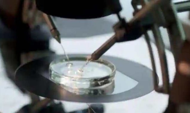 US couple sues IVF clinic over baby mix-up