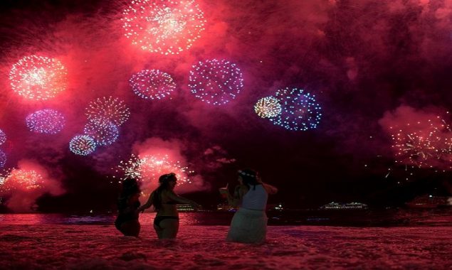 Amid Omicron fears, Rio cancels huge New Year's celebration