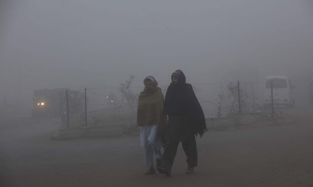 Fog blankets parts of Punjab, motorways closed, flight operation disrupted