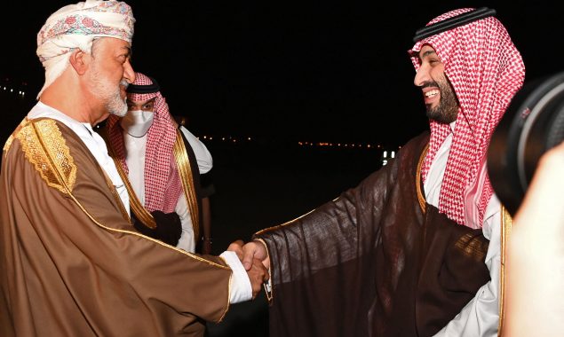 Saudi Arabia, Oman sign deals worth $30 billion