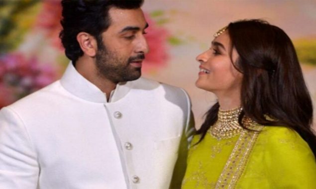 Unseen pictures of Alia Bhatt with Ranbir Kapoor went viral; Watch