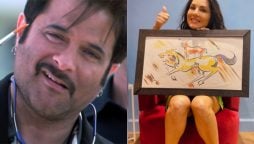 Throwback when Sunny Leone poses with Majnu Bhai’s painting