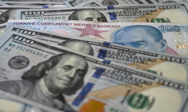 S&P lowers Turkey outlook to negative, citing ‘rising risks’