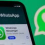 WhatsApp: Testing on groups by allowing admins to delete the messages for everyone