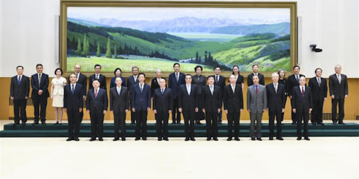 Chinese premier calls for more contributions from counsellors
