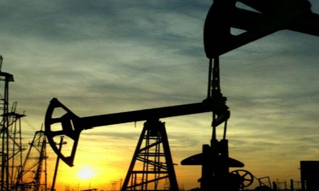 Oil steadies as investors assess Omicron’s impact
