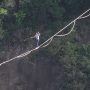 Watch: French daredevil cross 500 meters acrobat slacklines in 30 minutes