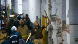 Two dead after blast in Indian court building
