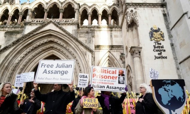 US wins appeal against block on Assange extradition