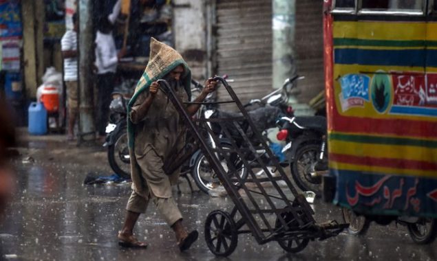 One dies from electrocution as December's first rain hits Karachi