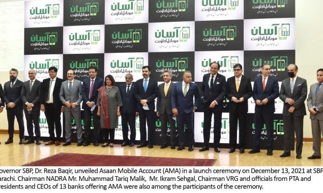 State Bank governor launches Asaan Mobile Account