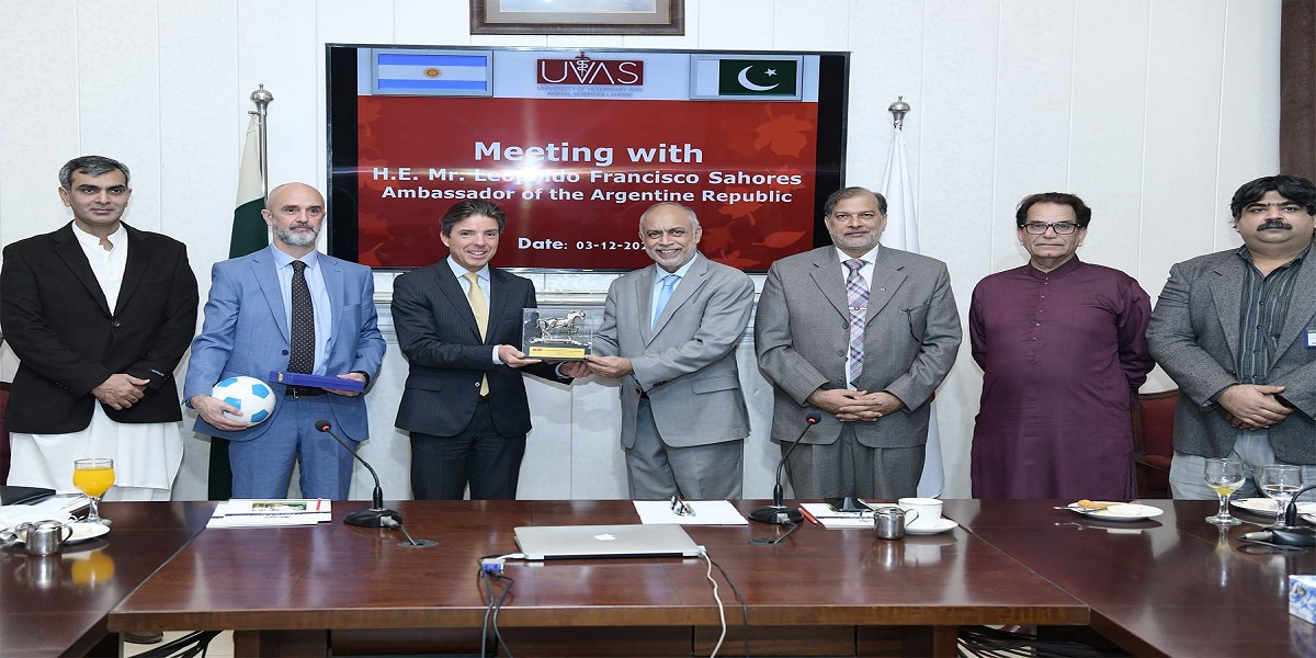 Argentine ambassador visits UVAS