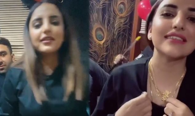 Hareem Shah’s private video with her husband goes viral