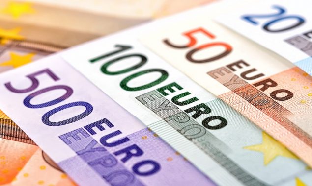 Euro banknote artist fears redesign could revive rivalries