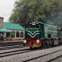 Karachi bound Khyber Mail derailed near Mian Channu amid brake failure