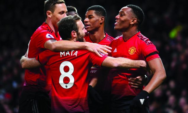Manchester United stay alive in race for top-four finish