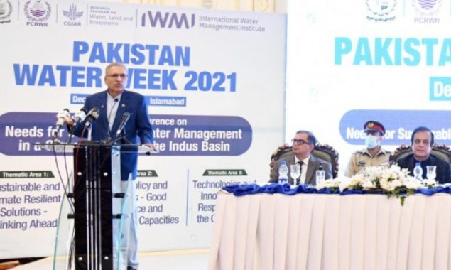 Management critical to avert looming crisis of water scarcity in Pakistan: president