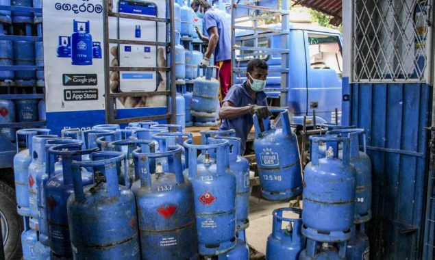 Sri Lanka clamps down on remittances as it battles forex crisis