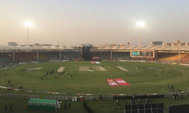 Disappointed Twitter takes aim at empty Karachi stadium with memes