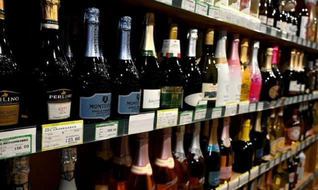 Foreign businesses worry as China food import law kicks in