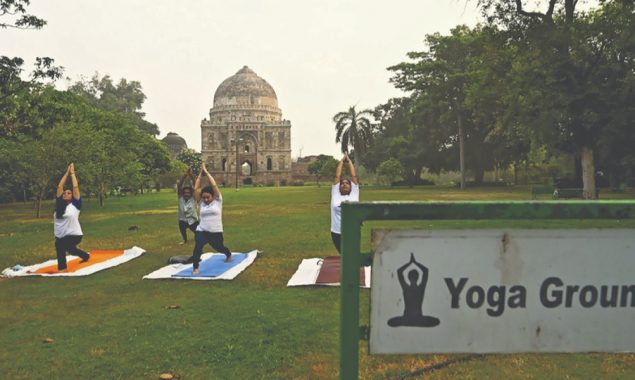 Free yoga for Delhi under Omicron