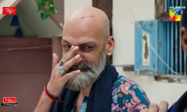 Asad Mumtaz Malik as Guru in Parizaad