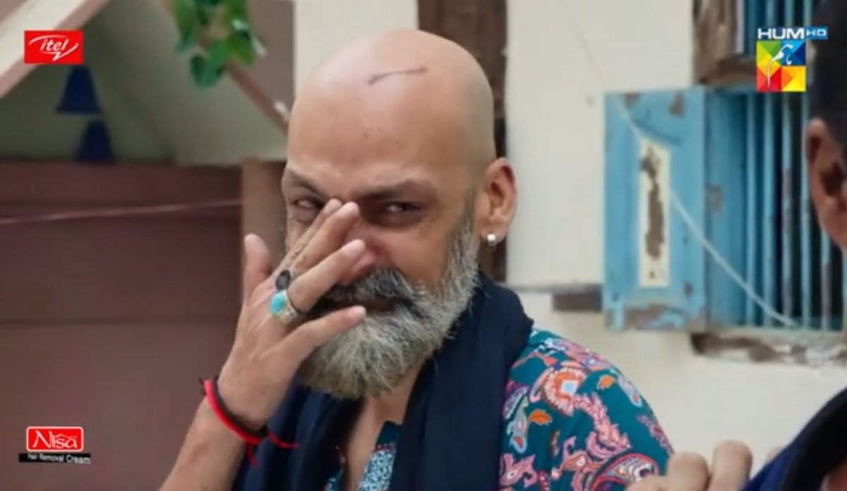 Asad Mumtaz Malik as Guru in Parizaad