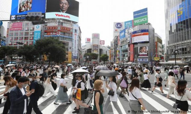 Japan extends strict border measures as coronavirus cases soar
