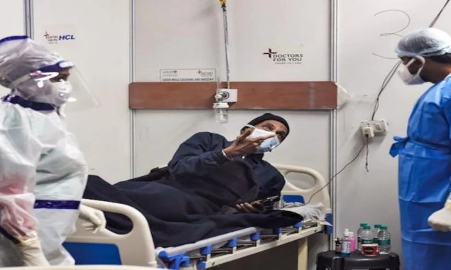 India reports 286,384 new COVID-19 cases