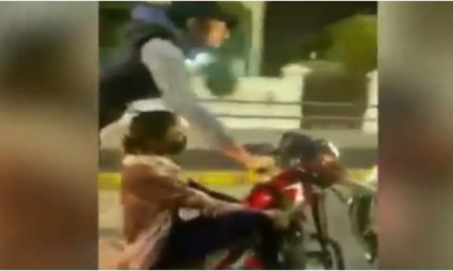 Video of a girl doing one-wheeling on the streets of Lahore goes viral