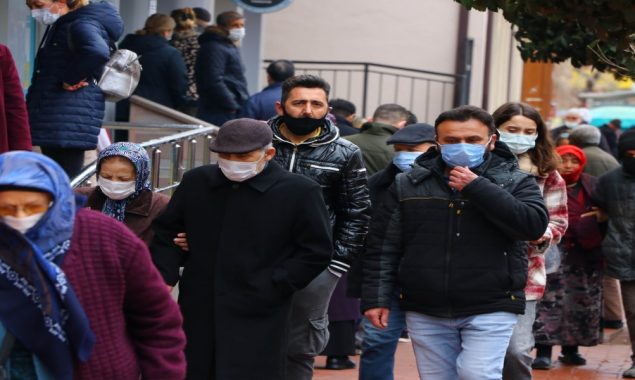 Turkey registers 69,658 daily COVID-19 cases