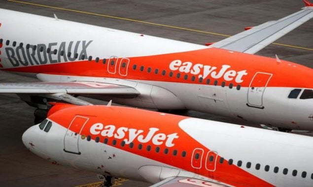 EasyJet halves first-quarter loss despite Omicron