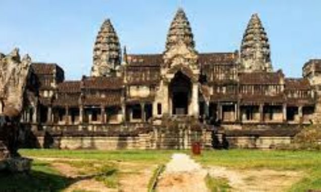 Works underway to consolidate central tower of Cambodia’s famed Angkor Wat