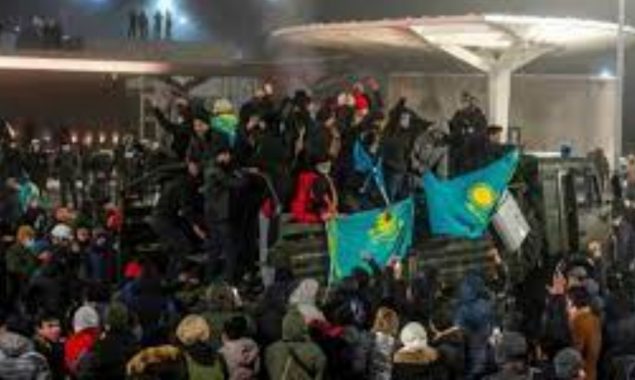 Gunfire in largest Kazakh city, Moscow-led troops arrive