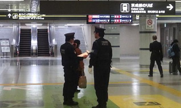 Across China: Xinjiang airports resume int'l cargo operations