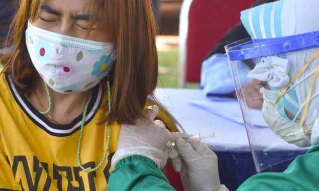 Vaccines: two centuries of scepticism