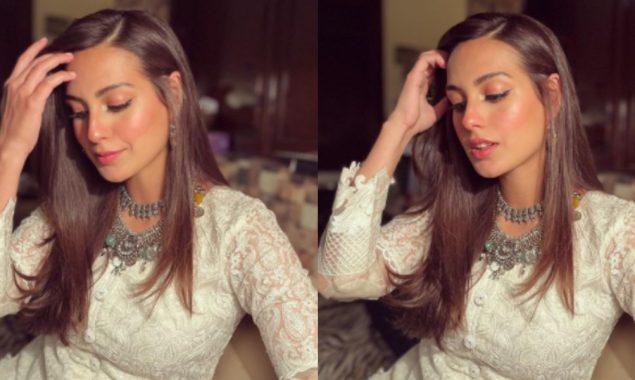 Iqra Aziz shows off her sparkling side in sun-kissed photos