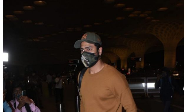 Katrina Kaif hugs Vicky Kaushal as she sees him of at the airport
