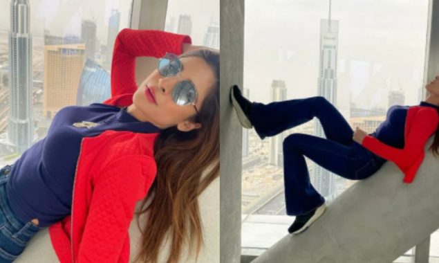 Ayesha Omar continues her trip to Dubai