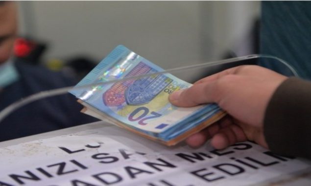 Turkey changes conditions for granting citizenship to support lira
