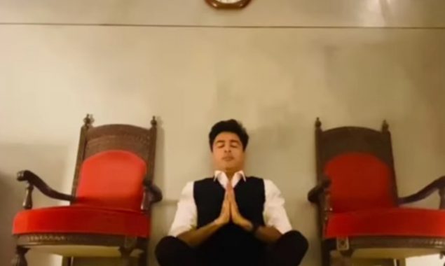 Shehzad Roy amuses fans by faking levitate techniques