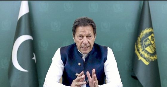 PM Imran stresses need to control global warming for upcoming generations
