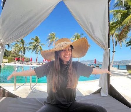 Fans are drooling over Iqra Aziz’s look from Phuket trip