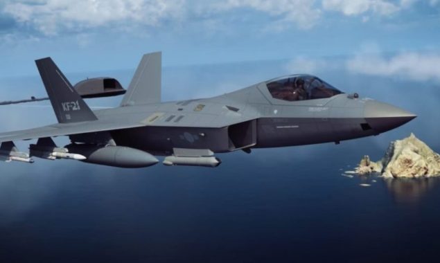 S.Korean fighter jet makes emergency landing
