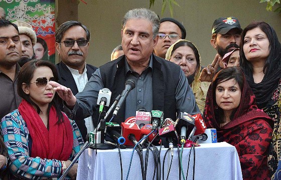Siege of court: Qureshi urges SC to take notice of Rana Sanaullah’s statement