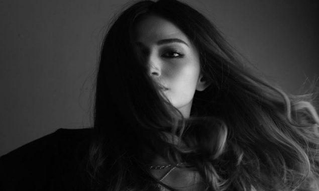 Sana Javed flashes a pose at top of Burj Khalifa