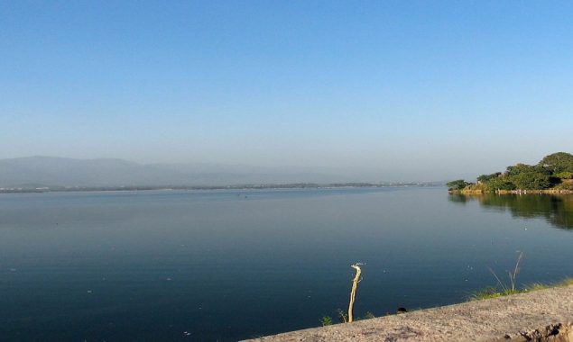 Pakistan Navy diver recovers female’s body from freezing waters of Rawal Lake