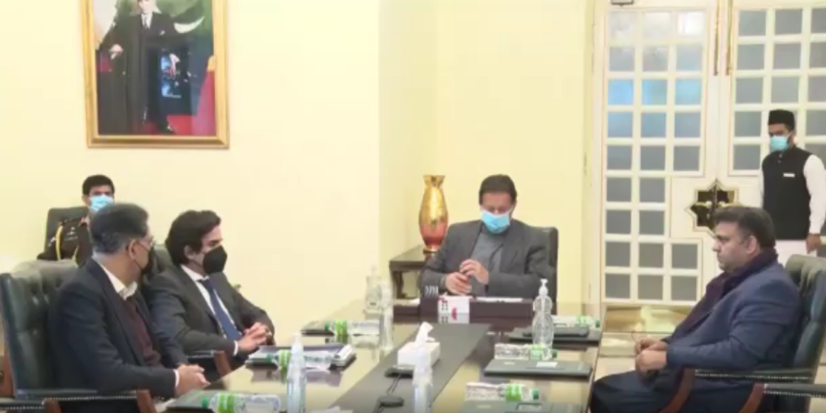 PM Imran emphasizes the development of big cities