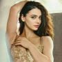 Zara Noor Abbas shows her fashion sense with an amazing fusion styled sari